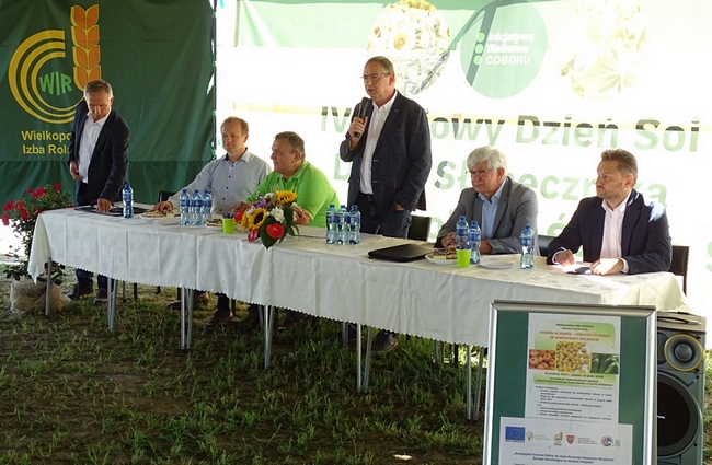Otwarcie Krajowego Dnia Soi – stół prezydialny 